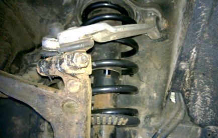Înlocuirea arcurilor din față, clapetele Audi A6 c5 (înlocuire) Înlocuirea arcurilor din față, clapetele Audi A6 c5