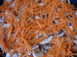 Baked de cartofi cu ciuperci si legume (legume cartofi ciuperci) Cartofi copti cu ciuperci si legume