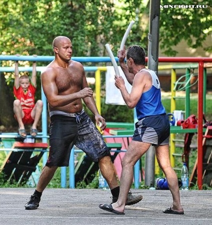 Box vs MMA (și se ocupă cu Fedor Emelianenko și alți luptători diavolul roșu din 2000) Box vs MMA
