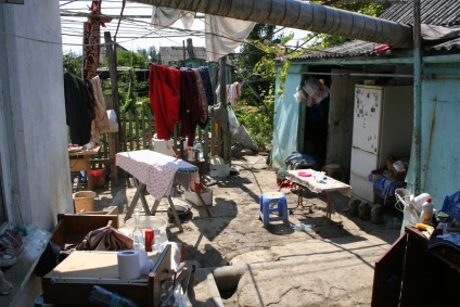 Un an în urmă (4276 3801 0488) an în urmă