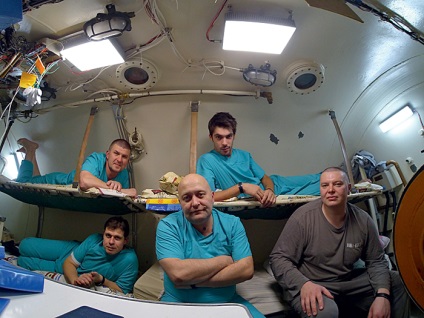 Ultradeep se arunca cu capul poate trăi o persoană, la o adâncime de 700 m, revista Popular Mechanics (revista) Ultradeep se arunca cu capul o persoană poate trăi la o adâncime de 700 m, revista Popular Mechanics