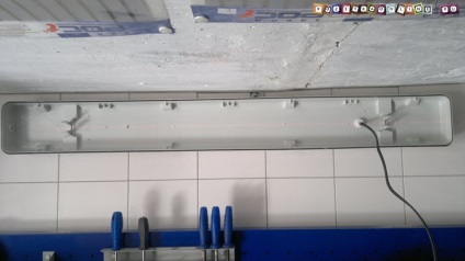 Lampă fluorescentă de instalare (cabluri) Instalarea lampă fluorescentă