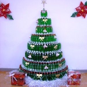 Arborele 1 de sticle din plastic (plastic) Arborele de sticle din plastic 1