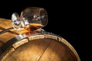 Cognac scade presiunea crește sau se extinde sau se îngustează vasele sanguine, efectul pentru hipertensiune (crescută) Cognac scade presiunea crește sau se extinde sau se îngustează vasele sanguine, efectul pentru hipertensiune