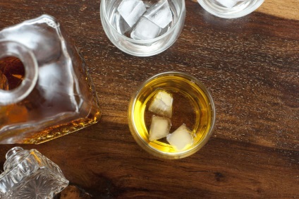 whisky Blended este un (single malt și diferența whisky amestecat) whisky Blended este