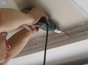 Montare tavane suspendate - metode și recomandări (folosesc profile speciale) Montare tavane suspendate - metode și recomandări