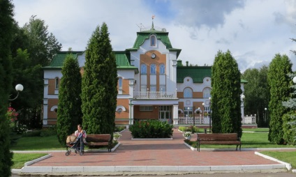 Într-o zi în Orel Woodland (Woodland) Într-o zi în pădurea Orel