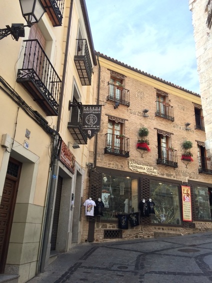 Într-o zi în Toledo (povești de călători) Într-o zi în Toledo