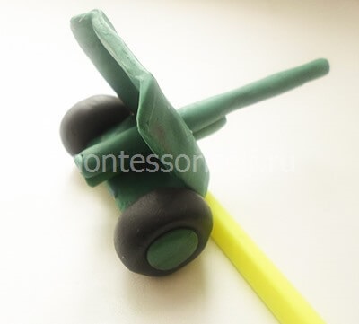 Armele de plastilină (modelare lut) Arme de plastilină