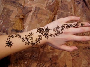 Argumentele pro și contra de tatuaje temporare (tatuaje) Pro și contra de tatuaje temporare