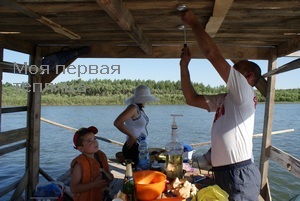 Rafting pe raul aventurieri plută