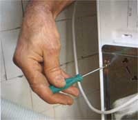 Baie are un curent (de ce șocuri electrice de baie) șocuri electrice Baie