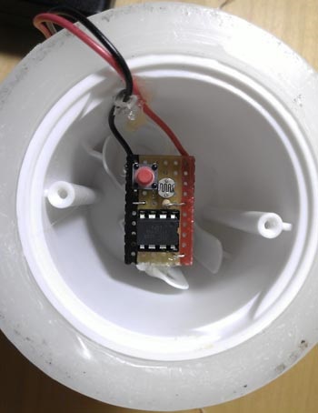 lumânare cu LED-uri de pe ATtiny (pseudoaleator generator de numere) lumânare cu LED-uri pe ATtiny