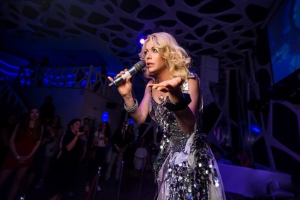 Travestiti diva Monroe a vorbit despre fericire personală și vise de călătorie