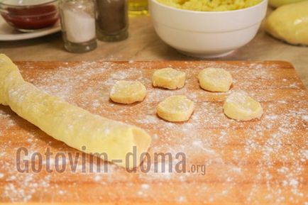Домашні вареники з картоплею, покроковий рецепт з фото (домашні) Домашні вареники з картоплею, покроковий рецепт з фото