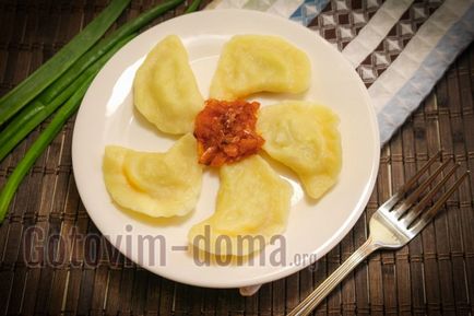 Домашні вареники з картоплею, покроковий рецепт з фото (приготувати домашні вареники картоплею) Домашні вареники з картоплею, покроковий рецепт з фото