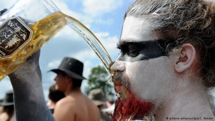 Фестиваль wacken open air пивопровод і важкий рок, мистецтво і література, музика і кіно з (хеві-метал) Фестиваль wacken open air пивопровод і важкий рок, мистецтво і література, музика і кіно з