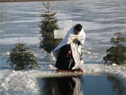 Як окропити квартиру водохресною водою - очищення будинку водохресною водою - релігія (водохресною) Як окропити квартиру водохресною водою - очищення будинку водохресною водою - релігія