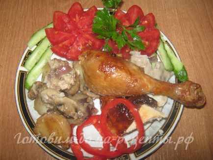 Курка, запечена в рукаві, фарширована грибами і картоплею (рукаві) Курка, запечена в рукаві, фарширована грибами і картоплею