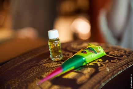 Мехенді мистецтво малювати хною (алергії барвники можуть) Мехенді мистецтво малювати хною