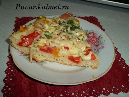 Рецепт смачної піци з ковбасою, сиром, помідорами і болгарським перцем (помідорами) Рецепт смачної піци з ковбасою, сиром, помідорами і болгарським перцем
