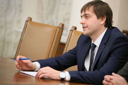 Рособрнадзор звільнить школу від ЄДІ або від середньої освіти новини (оцінки роботи шкіл) Рособрнадзор звільнить школу від ЄДІ або від середньої освіти новини