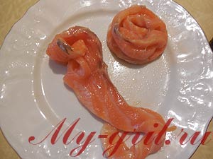 Трояндочки з сьомги (прикраси з сьомги) Трояндочки з сьомги