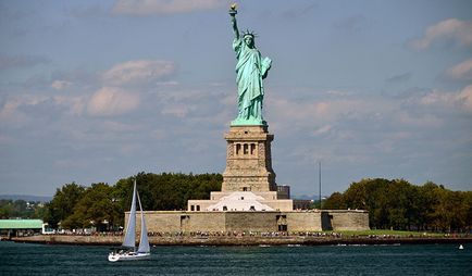 Статуя свободи (statue of liberty) і Стейтен-айденд (staten island)