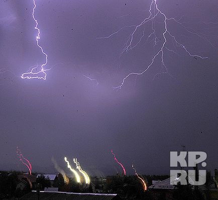 У Підмосков'ї сухі грози, все не просто так