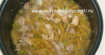 Макарони з куркою в мультиварці