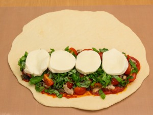 Піца «кальцоне» (дріжджів солі 400-450) Піца «кальцоне»