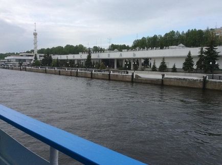 Подорож по Волзі на теплоході «алексей товстої»