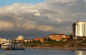 Життя як акваріум з піраньями