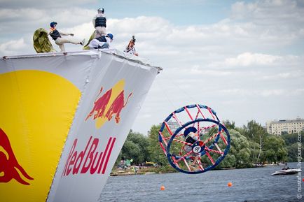 Red bull flugtag 2011, фото новини