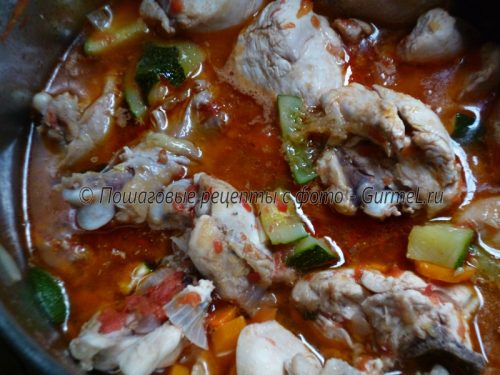 Курча тушкований з овочами (приготувати) Курча тушкований з овочами