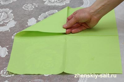 Как красивите сгънати хартиени салфетки за маса, риза торинския