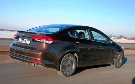 Kia cerato або hyundai elantra що віддати перевагу