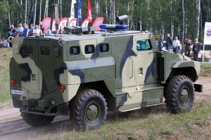 СПМ-3 «ведмідь» і ВПК-3927 «вовк» стануть новими автомобілями армії