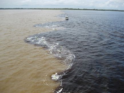 16 вражаюче місце на землі, де видно межу між водними просторами