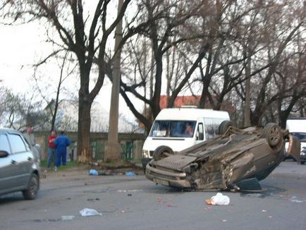 Щось сильно вдарило його ззаду по голові