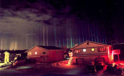 Светлинни стълбове в небето (снимка) - интересен природен феномен