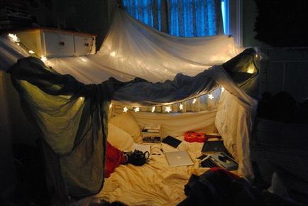 Как да си направим палатка от одеяла и възглавници