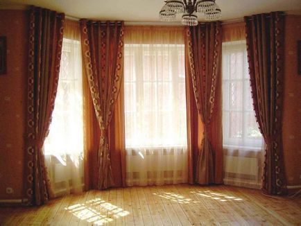 Завесите на прозорците залива на трите снимките в кухнята към залата, корниза за завеси, пердета декорация, римски