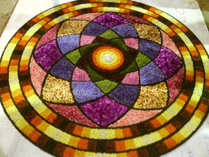 25 Designs Rangoli les plus colorés avec des fleurs (belle Rangoli coloré) 25 Designs Rangoli les plus colorés avec des fleurs