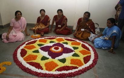 25 Designs Rangoli les plus colorés avec des fleurs (rangoli) 25 Designs Rangoli les plus colorés avec des fleurs