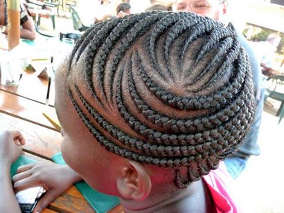 30 Impressionnant Braid Coupes de cheveux pour les femmes noires (coiffures) 30 Coupes de cheveux impressionnante Braid pour les femmes noires