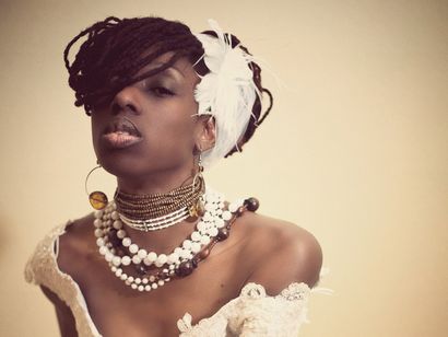30 Impressionnant Braid Coupes de cheveux pour les femmes noires (noir) 30 Coupes de cheveux impressionnante Braid pour les femmes noires