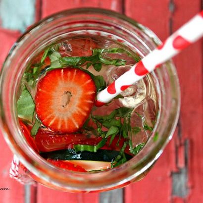 8 infusé Recettes Eau aromatisée eau, fruits de l'eau, des boissons saines Plus, Shape Magazine (comment faire de l'eau aromatisée melon) 8 infusé Recettes Eau aromatisée eau, fruits de l'eau, des boissons saines Plus, Forme Magazine