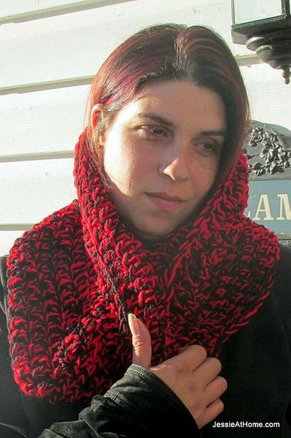 Ali Mobius Cowl peignée Poids ~ Gratuit Crochet Motif, Jessie At Home (poids) Ali Mobius Cowl peignée Poids ~ Gratuit Crochet Motif, Jessie à la maison