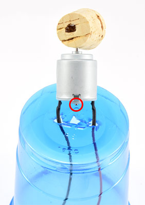 Art Bot Construire un robot Wobbly ami qui crée l'art (moteur) Art Bot Construire un ami Robot Wobbly qui crée l'art